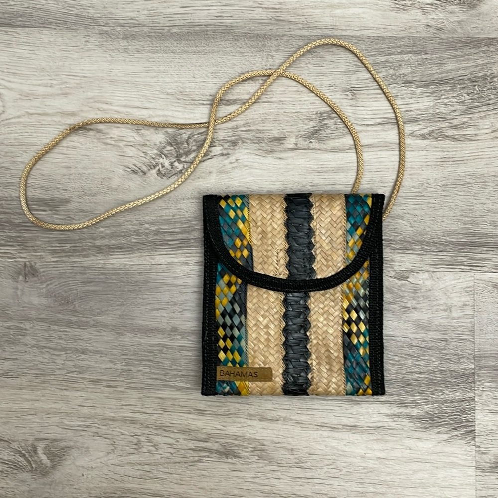 Tan Multicolor Hand Crafted Wicker Weaved Bahamas Souvenir Purse Approx 6.5'X7"